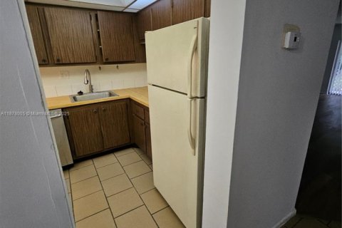 Copropriété à louer à Tamarac, Floride: 2 chambres, 88.16 m2 № 1981737 - photo 6