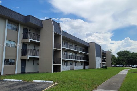 Condo à Tamarac, Floride, 2 chambres № 1981737