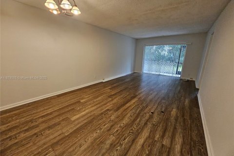 Copropriété à louer à Tamarac, Floride: 2 chambres, 88.16 m2 № 1981737 - photo 17