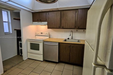 Copropriété à louer à Tamarac, Floride: 2 chambres, 88.16 m2 № 1981737 - photo 7