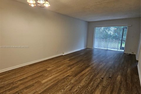 Copropriété à louer à Tamarac, Floride: 2 chambres, 88.16 m2 № 1981737 - photo 16