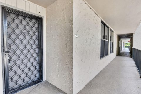 Condo in Boca Raton, Florida, 2 bedrooms  № 2184899 - photo 24