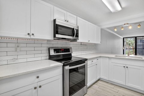Condo in Boca Raton, Florida, 2 bedrooms  № 2184899 - photo 8