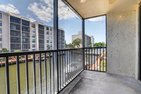 Condo in Boca Raton, Florida, 2 bedrooms  № 2184899 - photo 28