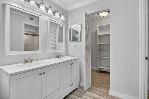 Condo in Boca Raton, Florida, 2 bedrooms  № 2184899 - photo 14