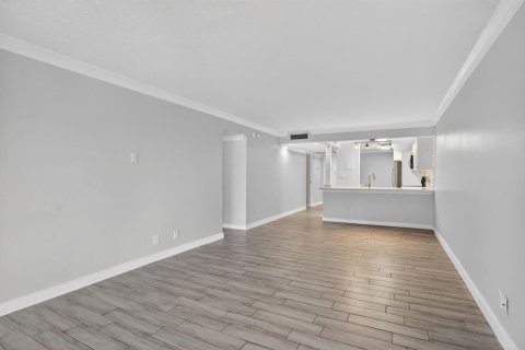 Condo in Boca Raton, Florida, 2 bedrooms  № 2184899 - photo 11