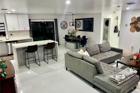 Casa en venta en Palmetto Bay, Florida, 3 dormitorios, 150.5 m2 № 1890413 - foto 3