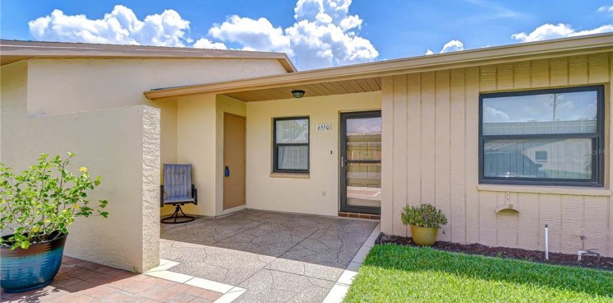 Condo à Zephyrhills, Floride, 2 chambres  № 1759467