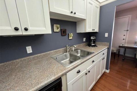 Condo in Clearwater, Florida, 2 bedrooms  № 1527824 - photo 12