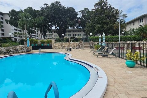Condo in Clearwater, Florida, 2 bedrooms  № 1527824 - photo 22