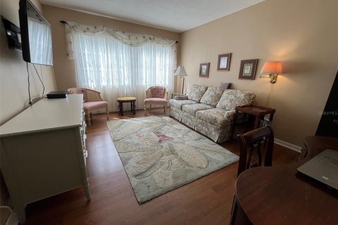 Condo in Clearwater, Florida, 2 bedrooms  № 1527824 - photo 17