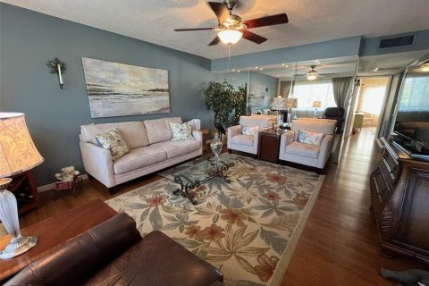 Condo in Clearwater, Florida, 2 bedrooms  № 1527824 - photo 6