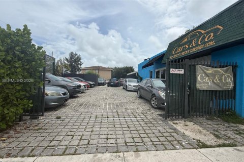 Immobilier commercial à vendre à Miami, Floride № 2081388 - photo 4