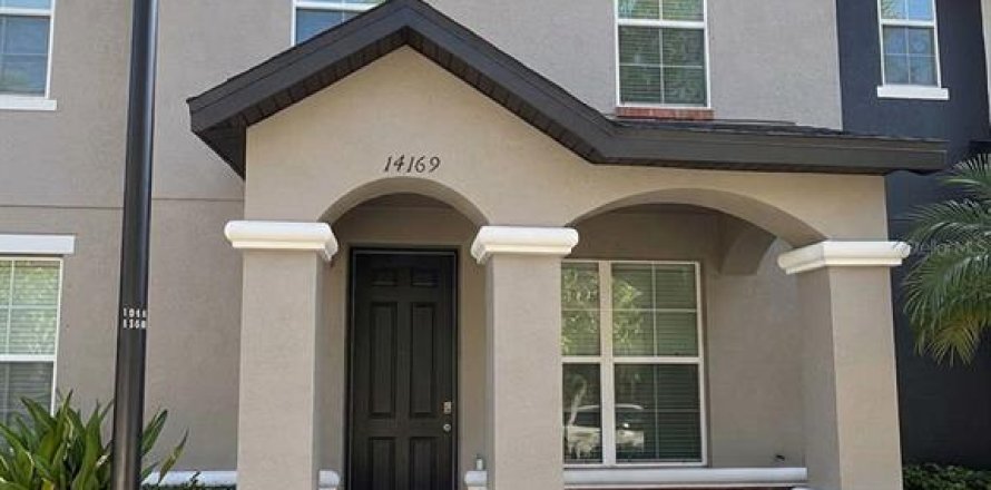 Townhouse in Tampa, Florida 3 bedrooms, 148.27 sq.m. № 2438155