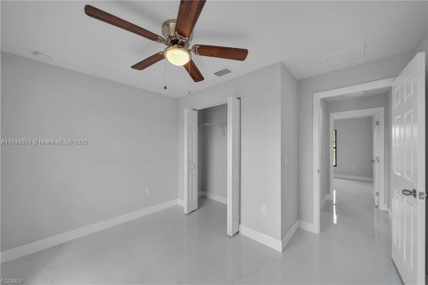 House in Cape Coral, Florida 3 bedrooms № 1889177 - photo 17