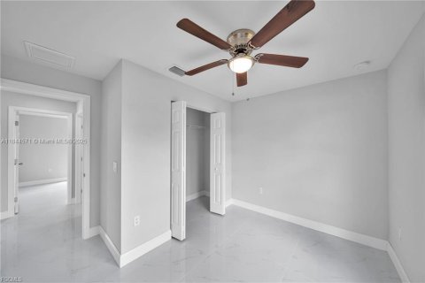 House in Cape Coral, Florida 3 bedrooms № 1889177 - photo 20