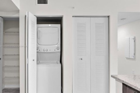 Apartamento en alquiler en Sweetwater, Florida, 2 dormitorios, 88.44 m2 № 1937582 - foto 7