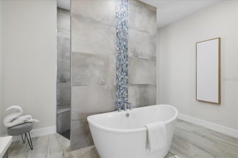 Casa en venta en Cape Coral, Florida, 3 dormitorios, 185.8 m2 № 2385904 - foto 18