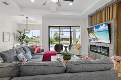 Casa en venta en Cape Coral, Florida, 3 dormitorios, 185.8 m2 № 2385904 - foto 7