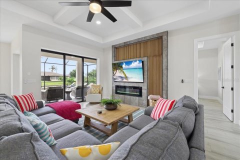 Casa en venta en Cape Coral, Florida, 3 dormitorios, 185.8 m2 № 2385904 - foto 4