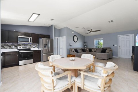 House in Port St. Lucie, Florida 3 bedrooms, 125.23 sq.m. № 2146768 - photo 14