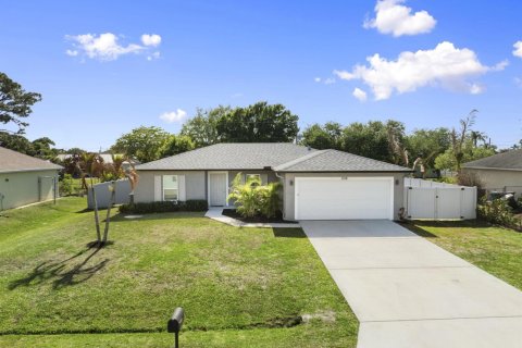 House in Port St. Lucie, Florida 3 bedrooms, 125.23 sq.m. № 2146768 - photo 29