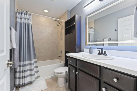 House in Port St. Lucie, Florida 3 bedrooms, 125.23 sq.m. № 2146768 - photo 25