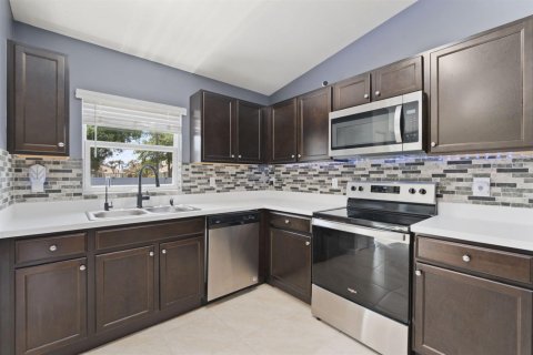 House in Port St. Lucie, Florida 3 bedrooms, 125.23 sq.m. № 2146768 - photo 17