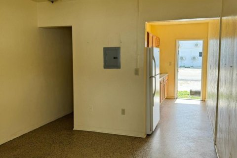 Appartement à louer à Opa-locka, Floride: 3 pièces, 324.41 m2 № 2376537 - photo 2