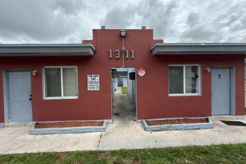Appartement à louer à Opa-locka, Floride: 3 pièces, 324.41 m2 № 2376537 - photo 6