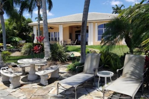 Снять в аренду квартиру в Мирамар, Флорида 4 спальни, 224.27м2, № 1963174 - фото 28