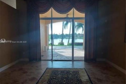 Снять в аренду квартиру в Мирамар, Флорида 4 спальни, 224.27м2, № 1963174 - фото 6