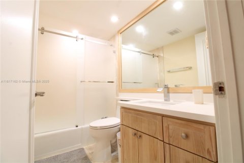 Copropriété à vendre à Key Biscayne, Floride: 2 chambres, 139.91 m2 № 1942872 - photo 21