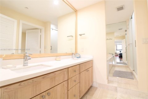 Copropriété à vendre à Key Biscayne, Floride: 2 chambres, 139.91 m2 № 1942872 - photo 16