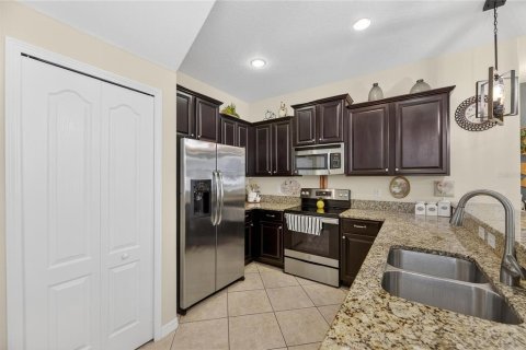 Casa en venta en Tampa, Florida, 4 dormitorios, 211.45 m2 № 2117408 - foto 4
