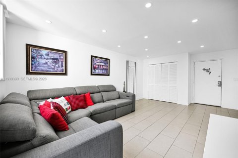 Купить кондоминиум в Майами, Флорида 2 спальни, 100.89м2, № 1997406 - фото 7