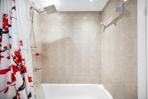 Купить кондоминиум в Майами, Флорида 2 спальни, 100.89м2, № 1997406 - фото 24