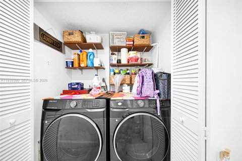 Купить кондоминиум в Майами, Флорида 2 спальни, 100.89м2, № 1997406 - фото 30