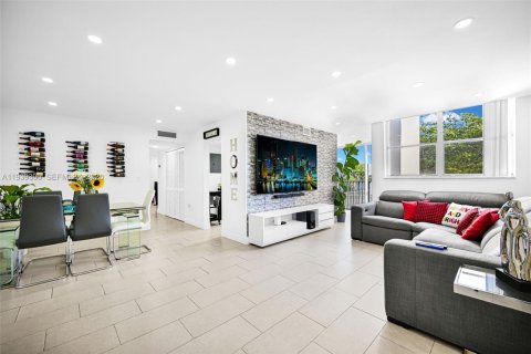 Купить кондоминиум в Майами, Флорида 2 спальни, 100.89м2, № 1997406 - фото 8