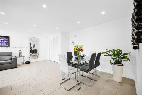 Купить кондоминиум в Майами, Флорида 2 спальни, 100.89м2, № 1997406 - фото 10