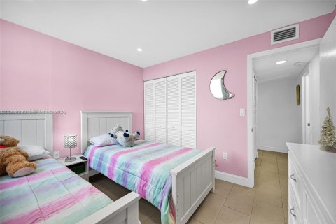 Купить кондоминиум в Майами, Флорида 2 спальни, 100.89м2, № 1997406 - фото 27