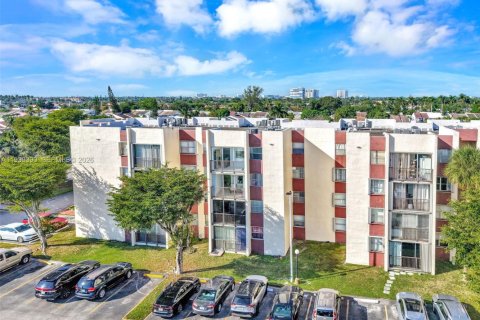 Купить кондоминиум в Майами, Флорида 2 спальни, 100.89м2, № 1997406 - фото 3