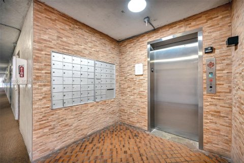 Купить кондоминиум в Майами, Флорида 2 спальни, 100.89м2, № 1997406 - фото 5