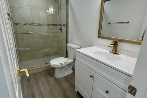 House in Tamarac, Florida 2 bedrooms, 104.24 sq.m. № 2003347 - photo 3