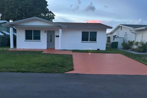 Villa ou maison à louer à Tamarac, Floride: 2 chambres, 104.24 m2 № 2003347 - photo 21