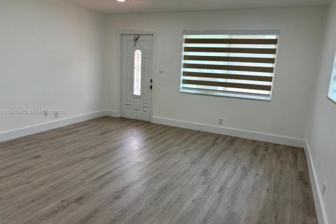 Villa ou maison à louer à Tamarac, Floride: 2 chambres, 104.24 m2 № 2003347 - photo 23