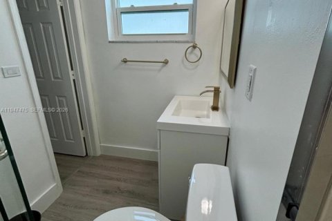 House in Tamarac, Florida 2 bedrooms, 104.24 sq.m. № 2003347 - photo 8