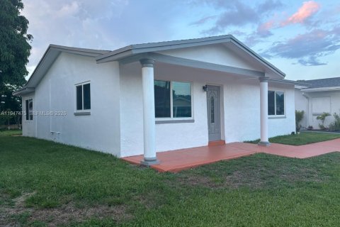 Villa ou maison à louer à Tamarac, Floride: 2 chambres, 104.24 m2 № 2003347 - photo 20