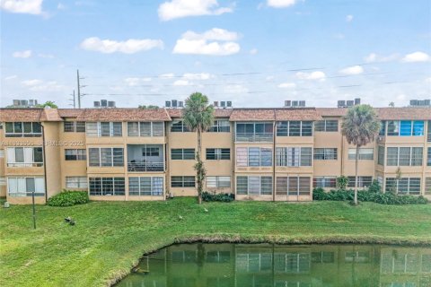 Condo in Lauderdale Lakes, Florida, 1 bedroom  № 1991452 - photo 21