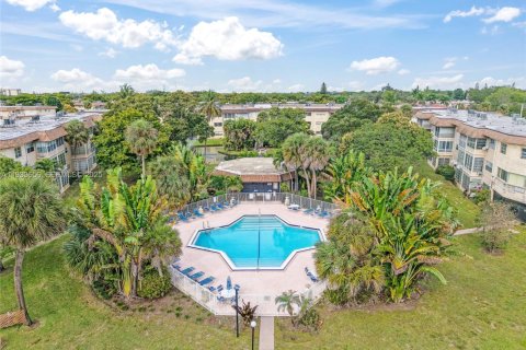 Condo in Lauderdale Lakes, Florida, 1 bedroom  № 1991452 - photo 19